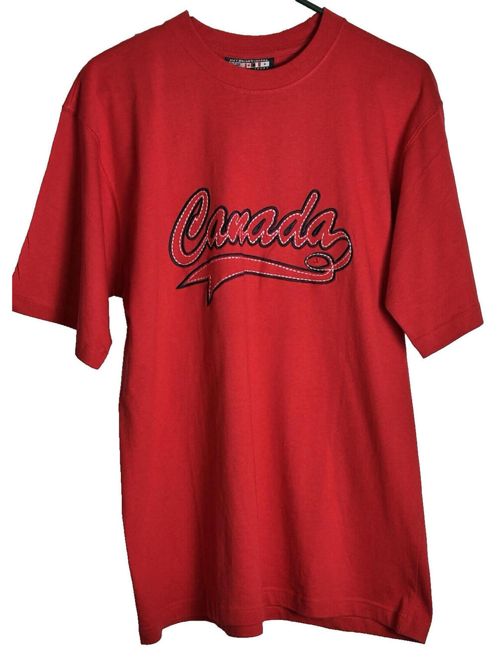 International Active Sport Red Canada T-shirt Short Sleeve  Size L  NEW